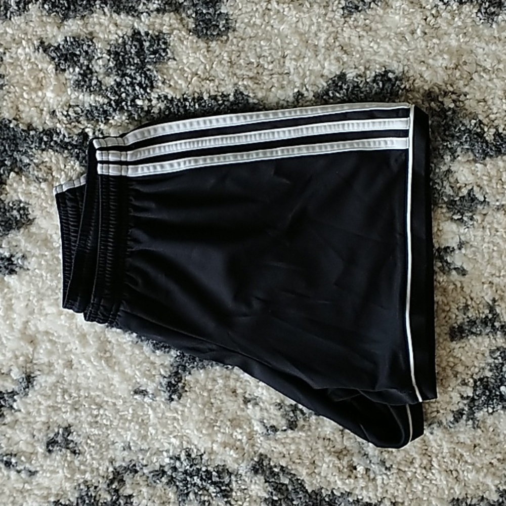 Adidas Shorts Size Small - Picture 3 of 3